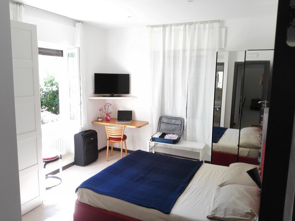 B&B Rosa Blu Como Exterior photo